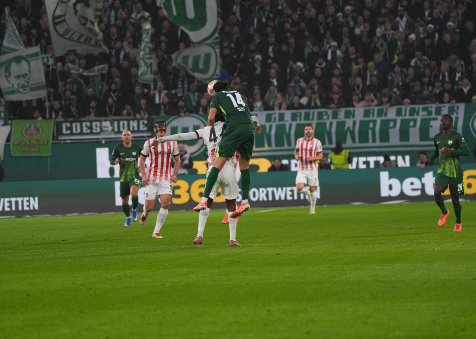 VfL Wolfsburg vs SC Freiburg (21:30 – 20/12) | Xem lại trận đấu